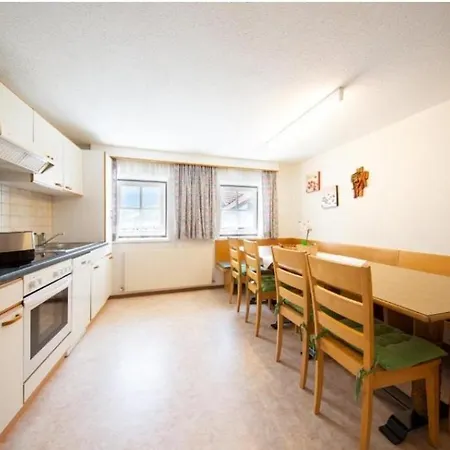 Farmerhouse By Northsouth Aparthments Ζόλντεν